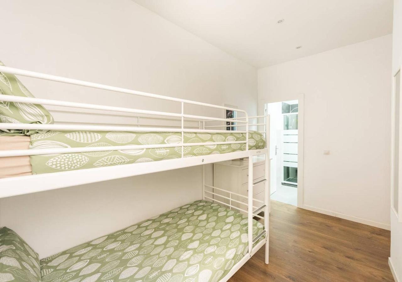 Apartamentos En Sol, Madrid Centro Esterno foto
